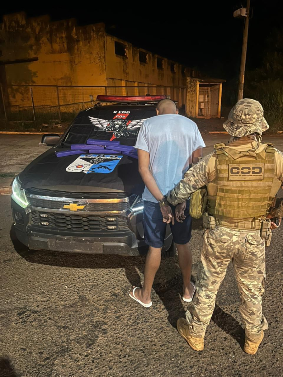 COD APREENDE 8 KG DE MACONHA EM ÔNIBUS E PRENDE SUSPEITO NO SUL DE GOIÁS