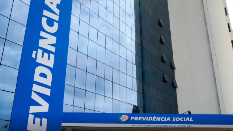 FILA DO INSS CAI 16% EM DOIS MESES APÓS ANÁLISE DE 500 MIL PROCESSOS