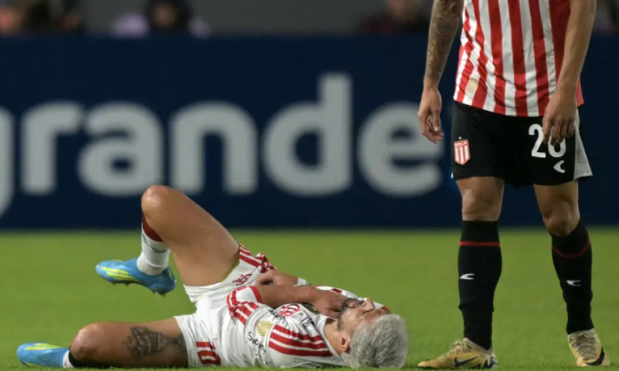 ARRASCAETA SOFRE FRATURA NA CLAVÍCULA E VIRA DESFALQUE NO FLAMENGO