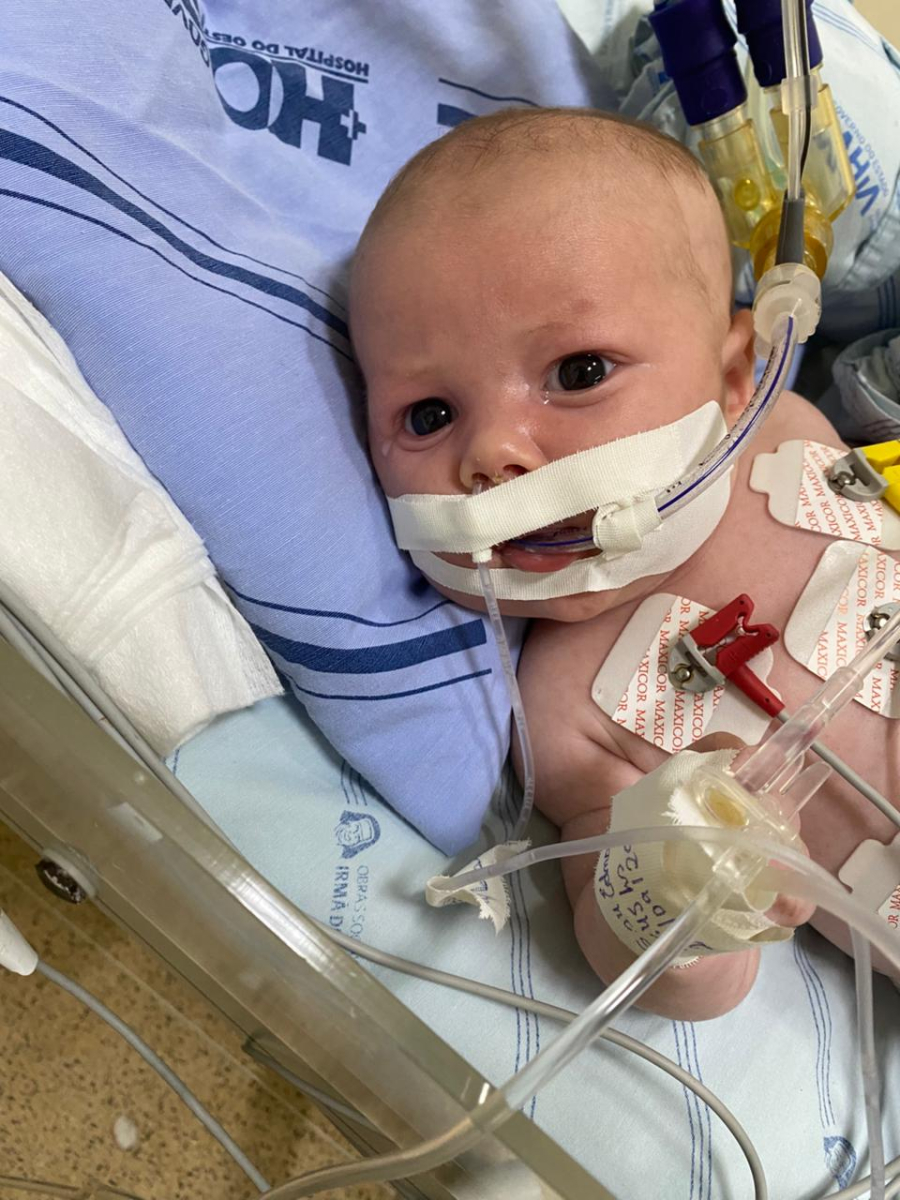  MÃE FAZ APELO URGENTE POR VAGA DE UTI PARA BEBÊ INTERNADO EM ESTADO GRAVE