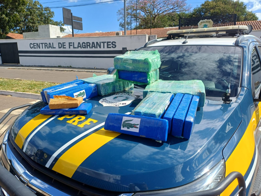 PRF APREENDE 50 KG DE MACONHA E PRENDE MULHER EM GOIÁS