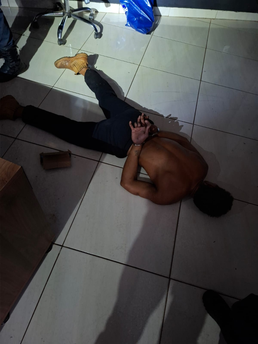 HOMEM É PRESO POR FURTO, AMEAÇA E DANO APÓS DESCUMPRIR MEDIDA PROTETIVA EM RIO VERDE