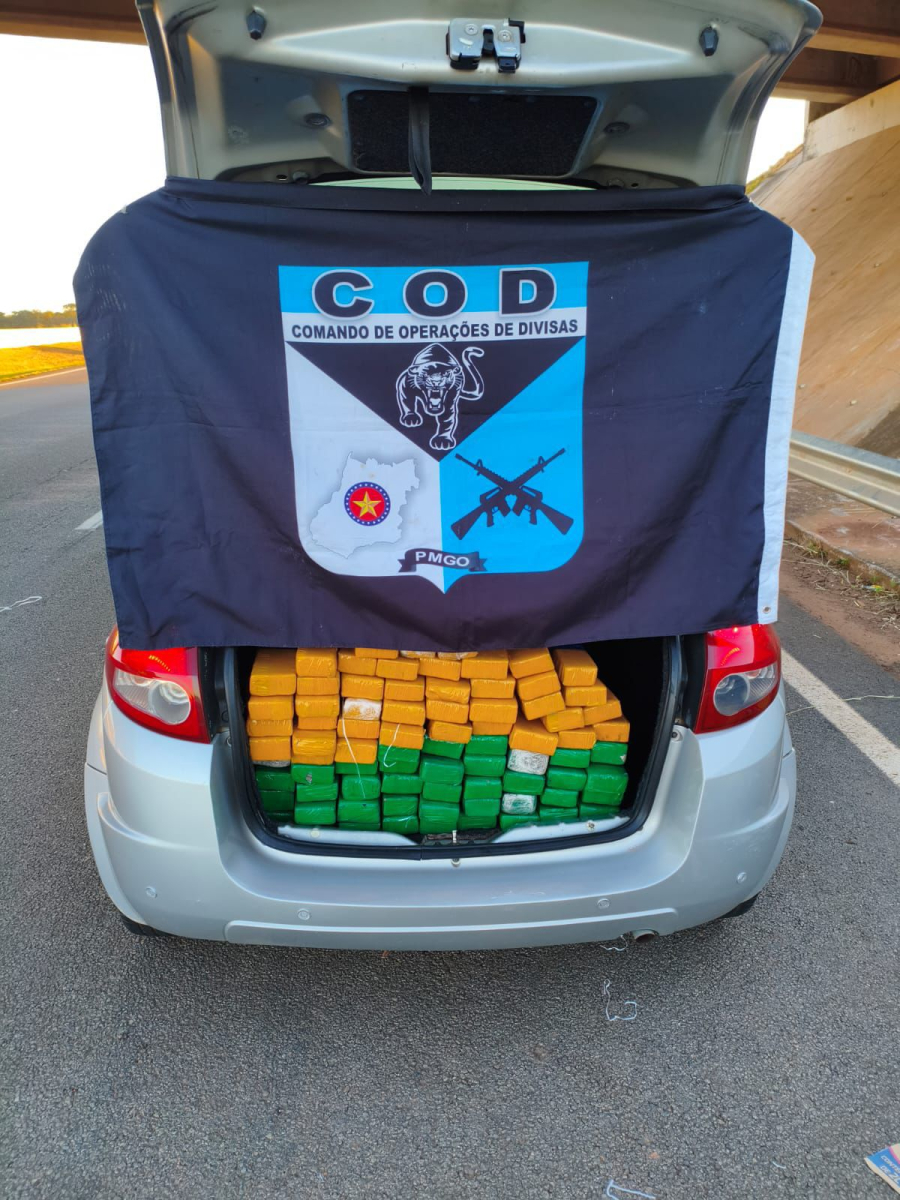 COD PRENDE TRAFICANTE E APREENDE 70 PEÇAS DE MACONHA EM GOIÁS