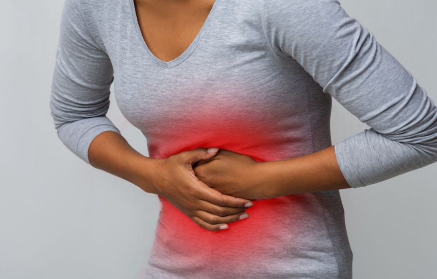 DIARREIA E DOR ABDOMINAL PODEM SER SINAIS DE DOENÇAS INTESTINAIS, ALERTAM ESPECIALISTAS