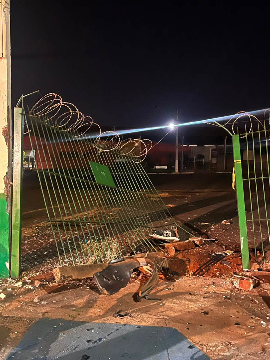 MOTORISTA É PRESO POR EMBRIAGUEZ AO VOLANTE APÓS ACIDENTE E DANOS AO PATRIMÔNIO PÚBLICO EM RIO VERDE