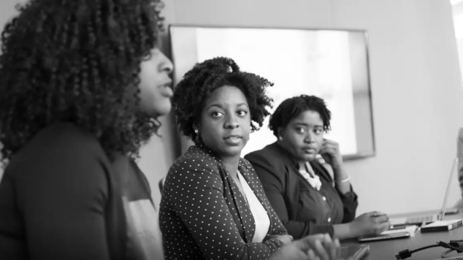 MULHERES NEGRAS JOVENS ENFRENTAM MAIOR DESEMPREGO NO BRASIL, APONTA ESTUDO