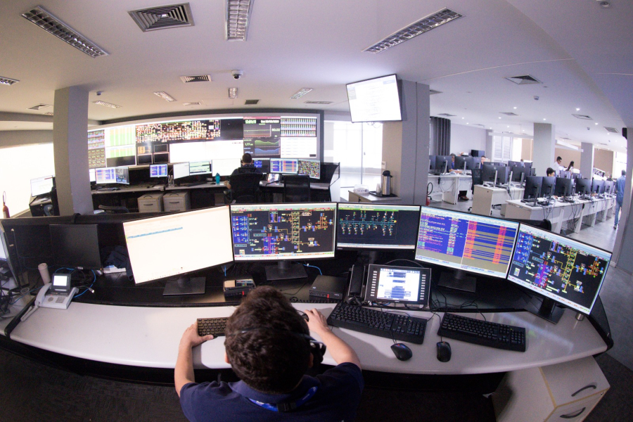 CENTRO DE OPERAÇÕES DA EQUATORIAL MONITORA REDE ELÉTRICA DE TODO O ESTADO EM TEMPO REAL