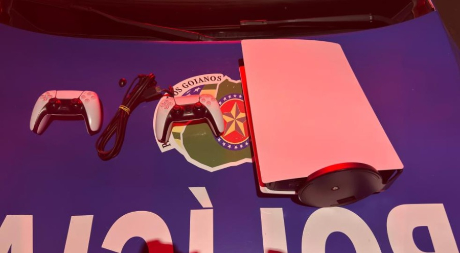 POLÍCIA MILITAR PRENDE AUTOR DE FURTO E RECUPERA PLAYSTATION 5 EM RIO VERDE