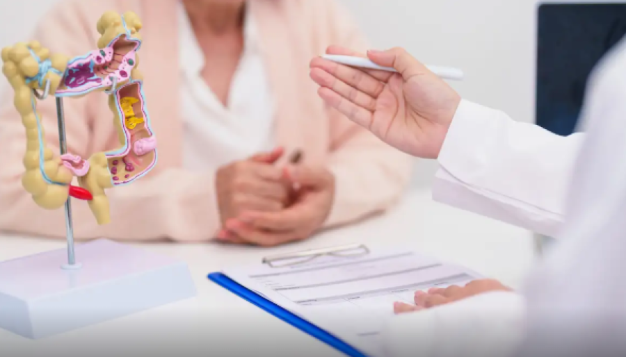 ESPECIALISTAS ALERTAM: SINAIS DO CÂNCER DE INTESTINO NÃO DEVEM SER IGNORADOS