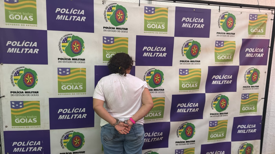 MULHER É DETIDA APÓS AGREDIR OUTRA COM GARRAFADA EM RIO VERDE