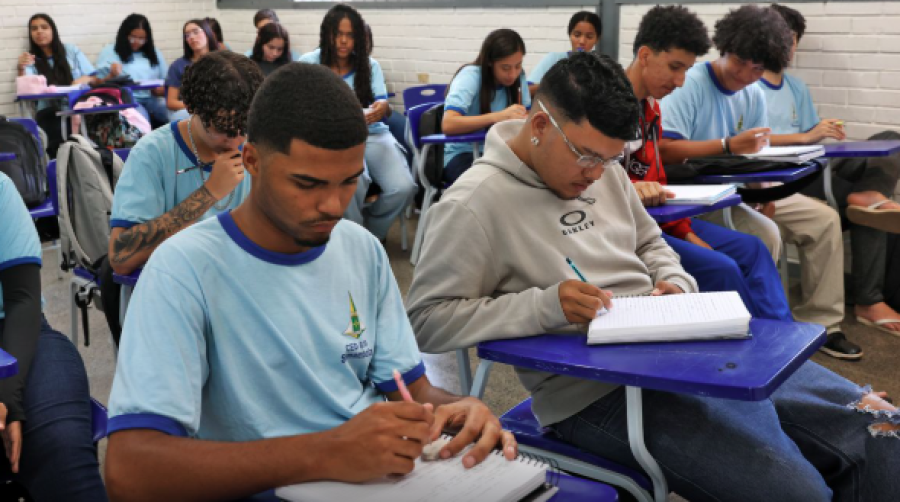 PÉ-DE-MEIA PAGA PARCELA DE R$ 200 NESTA SEXTA-FEIRA PARA NASCIDOS EM SETEMBRO E OUTUBRO