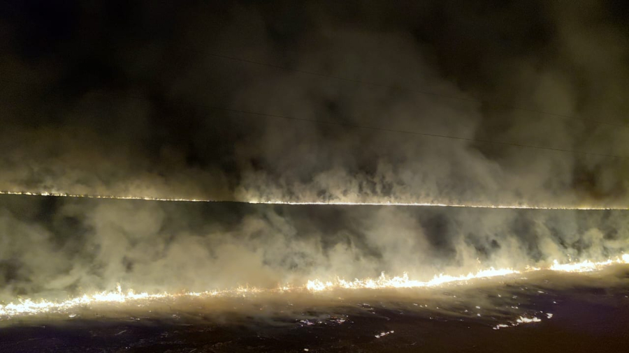 INCÊNDIO DE GRANDES PROPORÇÕES ATINGE CANAVIAL NA ZONA RURAL DE GOUVELÂNDIA
