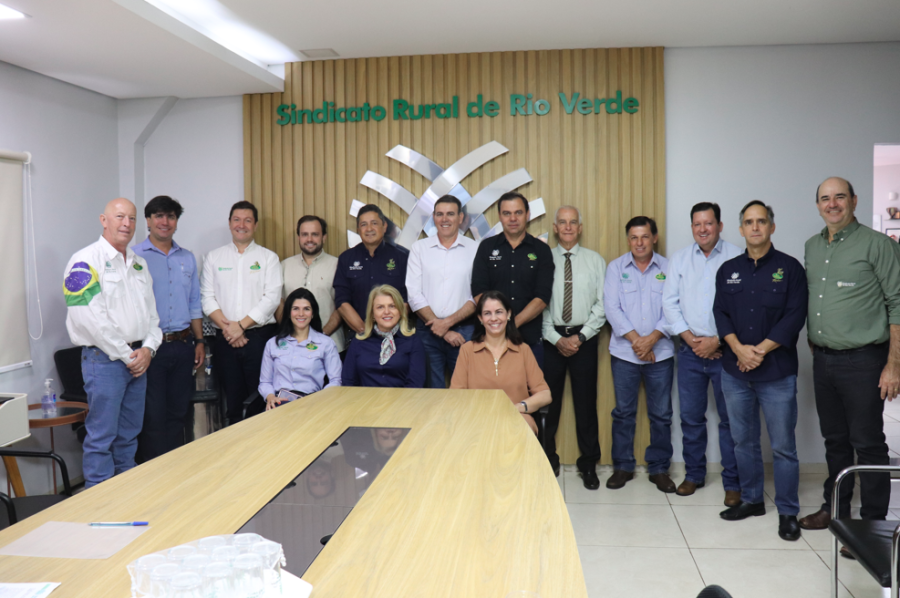 NOVA DIRETORIA ASSUME SINDICATO RURAL DE RIO VERDE PARA O BIÊNIO 2026/2028