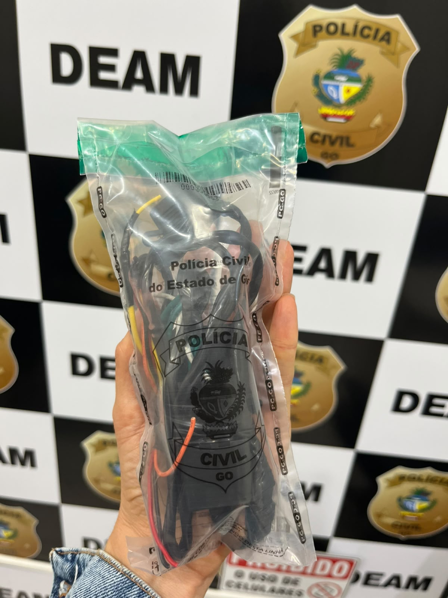 HOMEM É PRESO APÓS INSTALAR RASTREADOR NO CARRO DA EX-COMPANHEIRA EM RIO VERDE