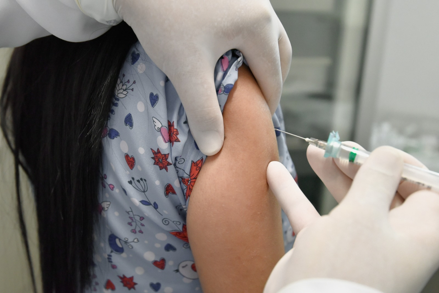 Saúde de Goiás orienta usar vacina ACWY no lugar da meningocócica C em crianças até 31 de outubro