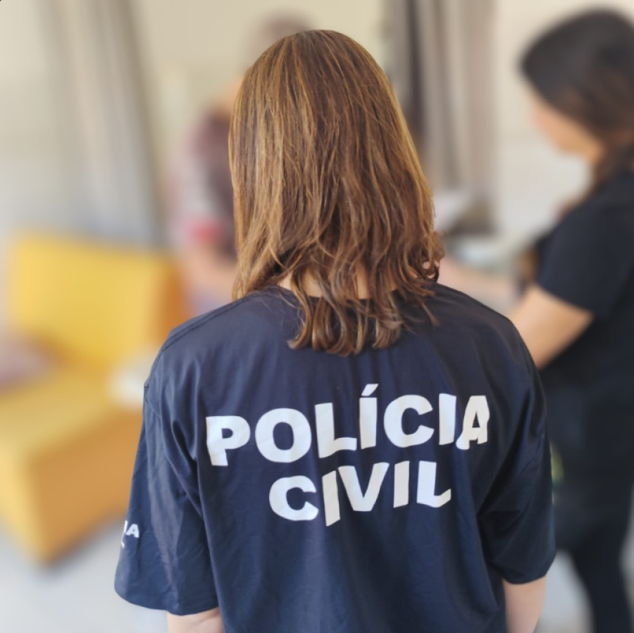 Polícia Civil investiga golpe do falso advogado e apreende dispositivos eletrônicos em Goiás